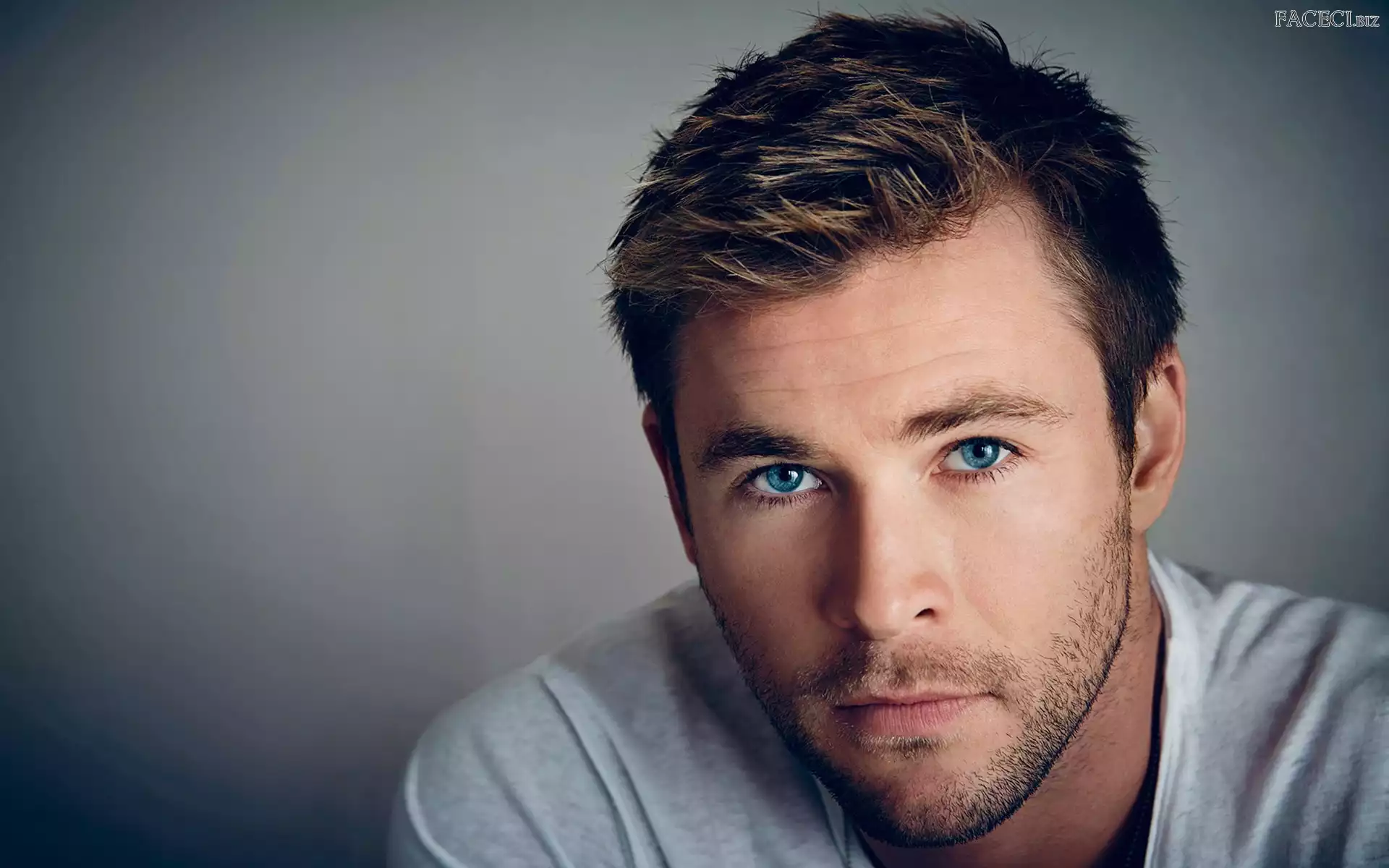 Chris Hemsworth, Szatyn, Pewny, Mężczyzna, Siebie